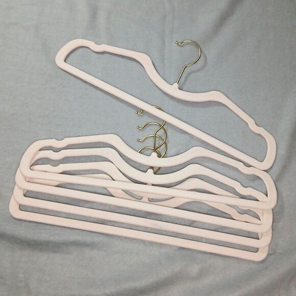 5 Higher Hangers Space Saving Short Neck Nonslip Velvet Hangers Bundle Soft Pink - Picture 2 of 9